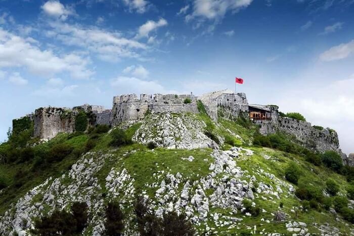 Shkodër Castle & Historic Center Walking Tour